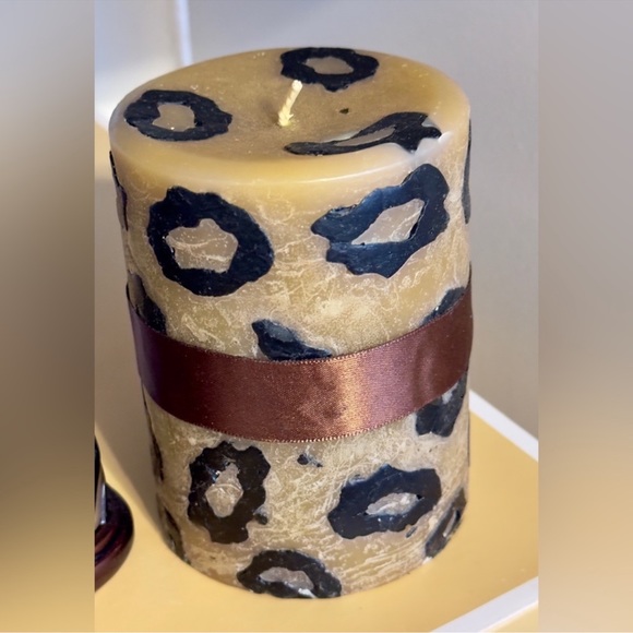 VINTAGE 2 Pc. Set - Animal Print Glass Handpainted Knick-Knack & Leopard Candle - Picture 3 of 11